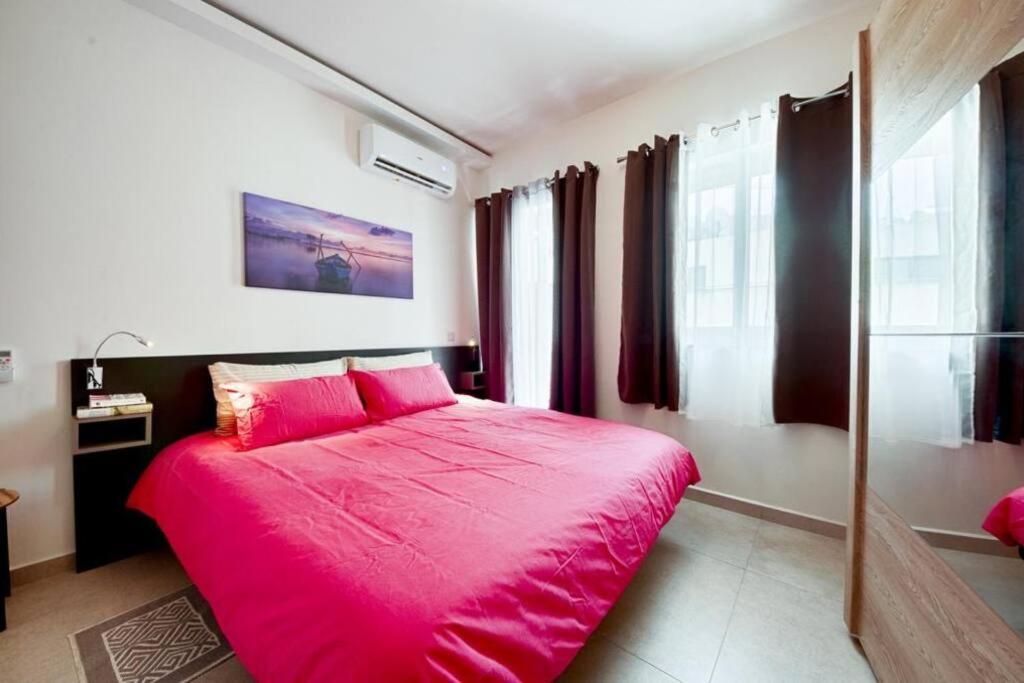 2 Bedroom Apartment with Balcony in St Julians, Paceville By Vaganza photo 4