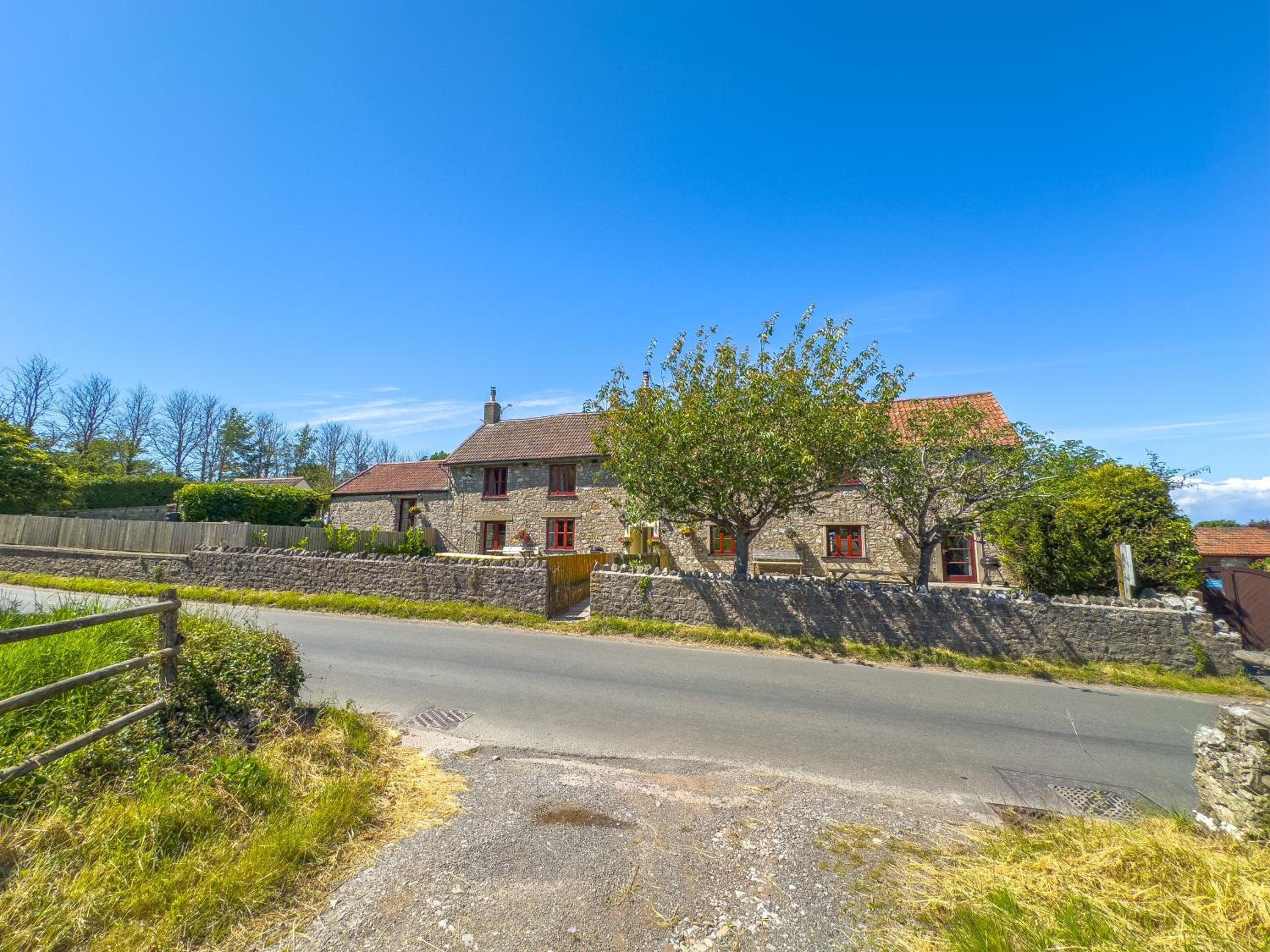 Spacious-Rustic Cottage-Dog Friendly-w log burner view 5