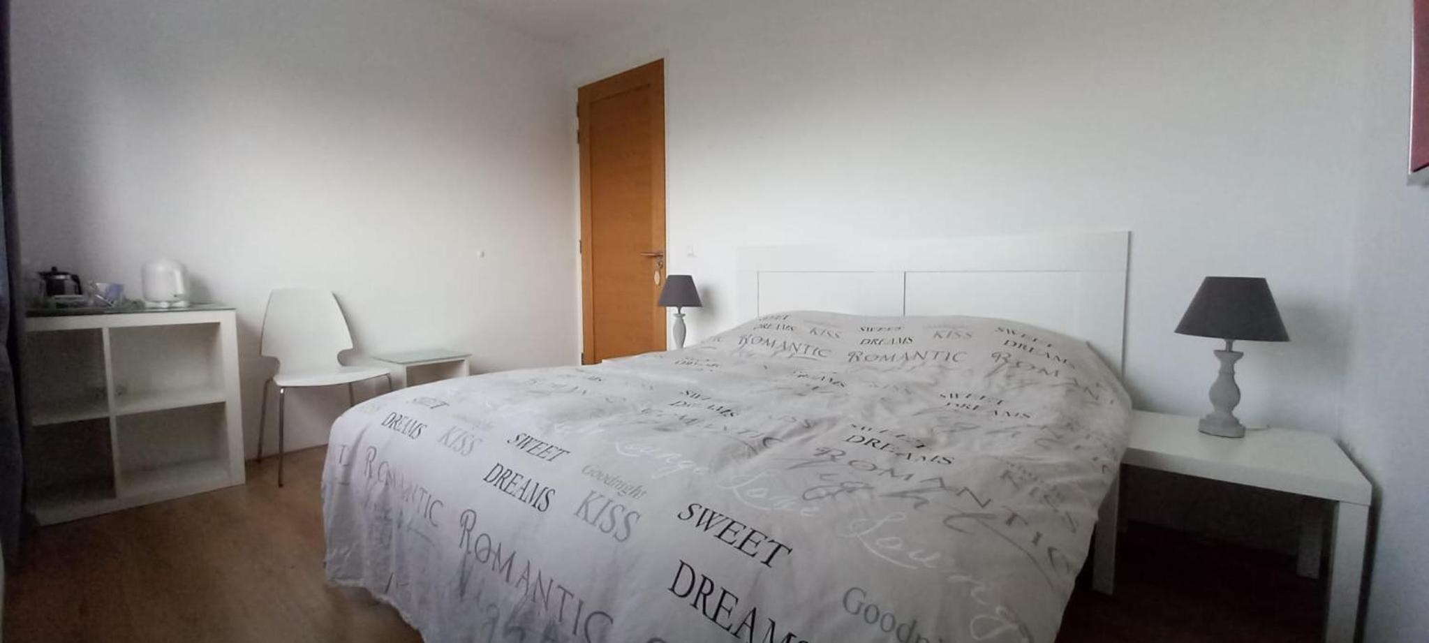 private rooms, free parking, luxury city villa close to the center view 3