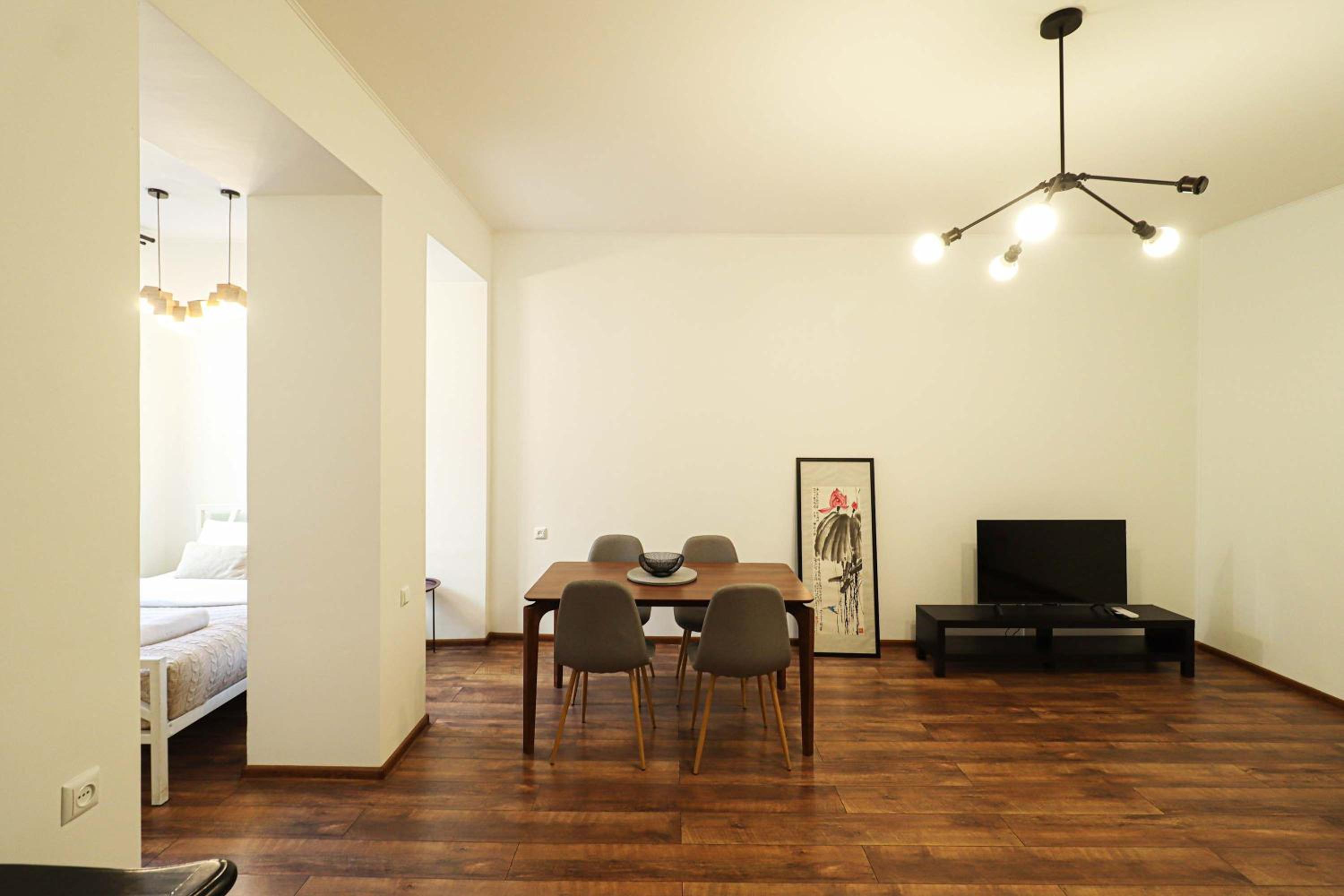 Cozy Vera Apt - By Wehost