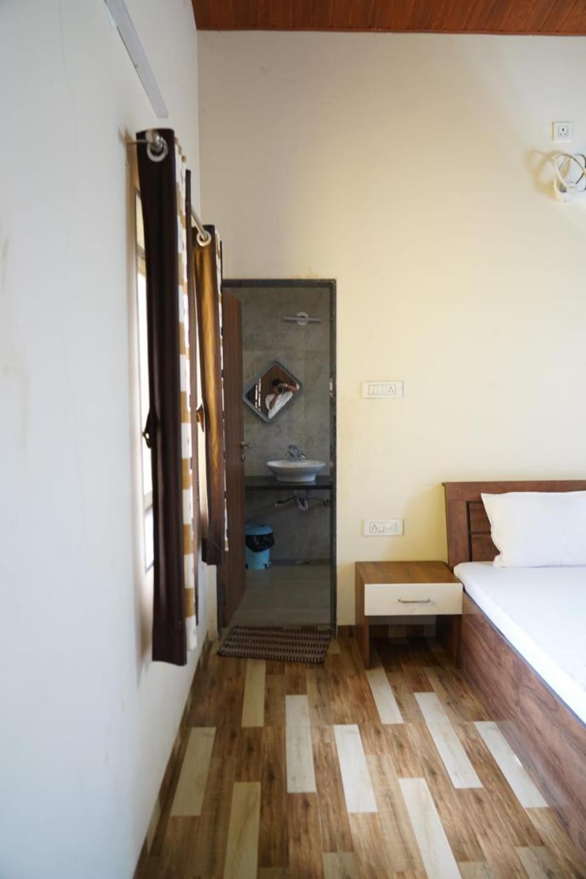 Photo 10