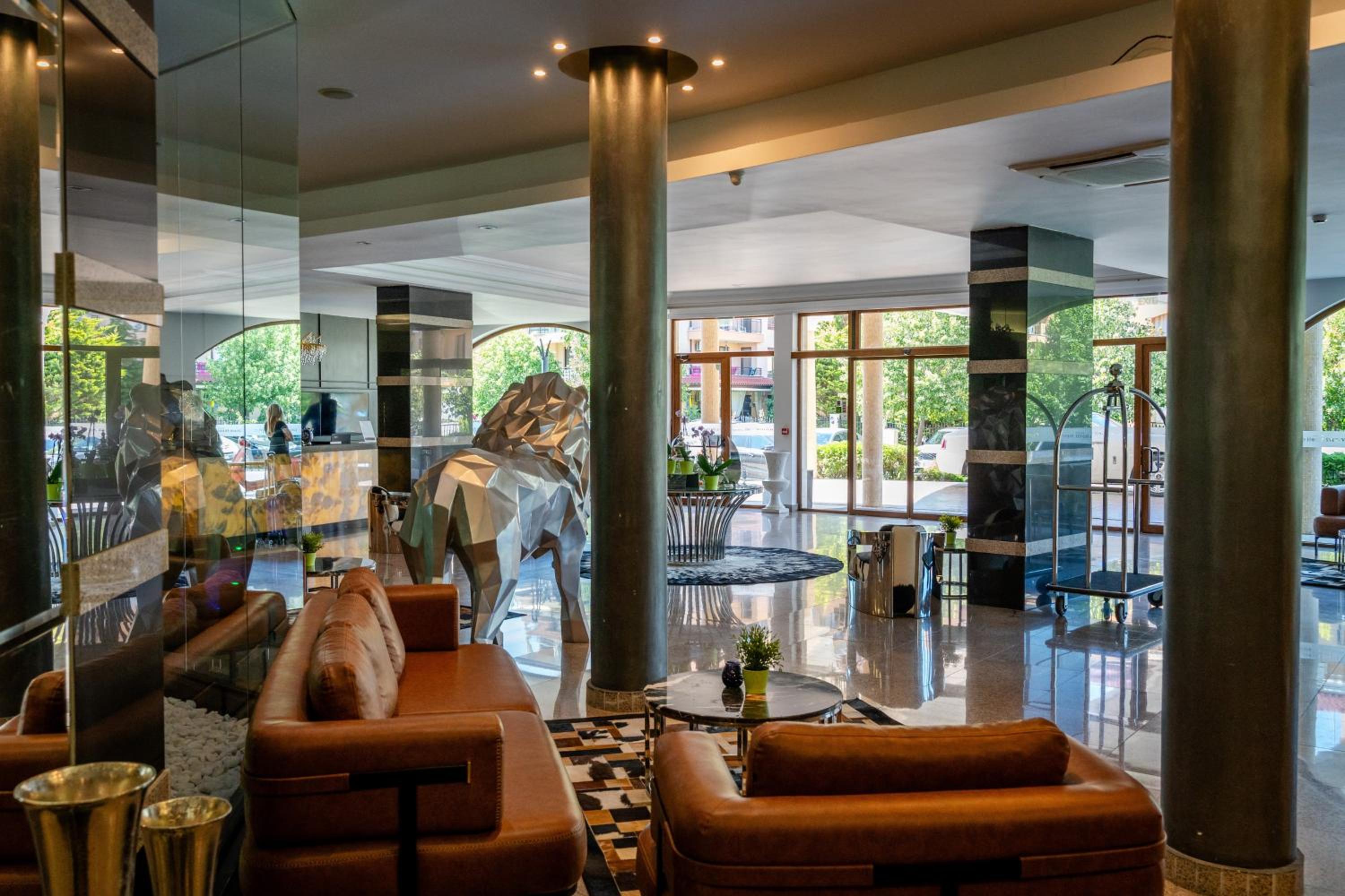 Grand Hotel Sveti Vlas - Fitness & SPA Hotel