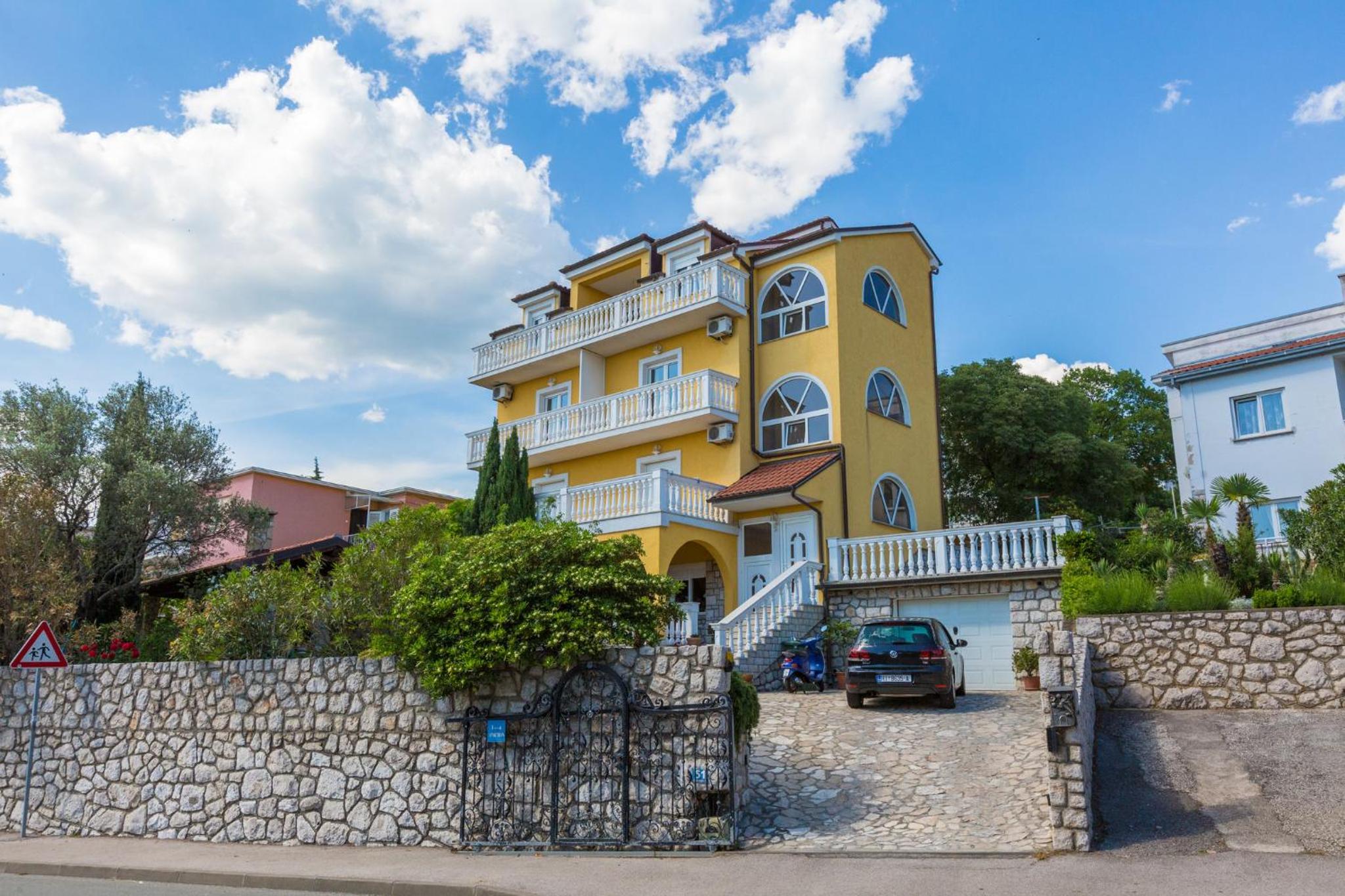 AKELAVA