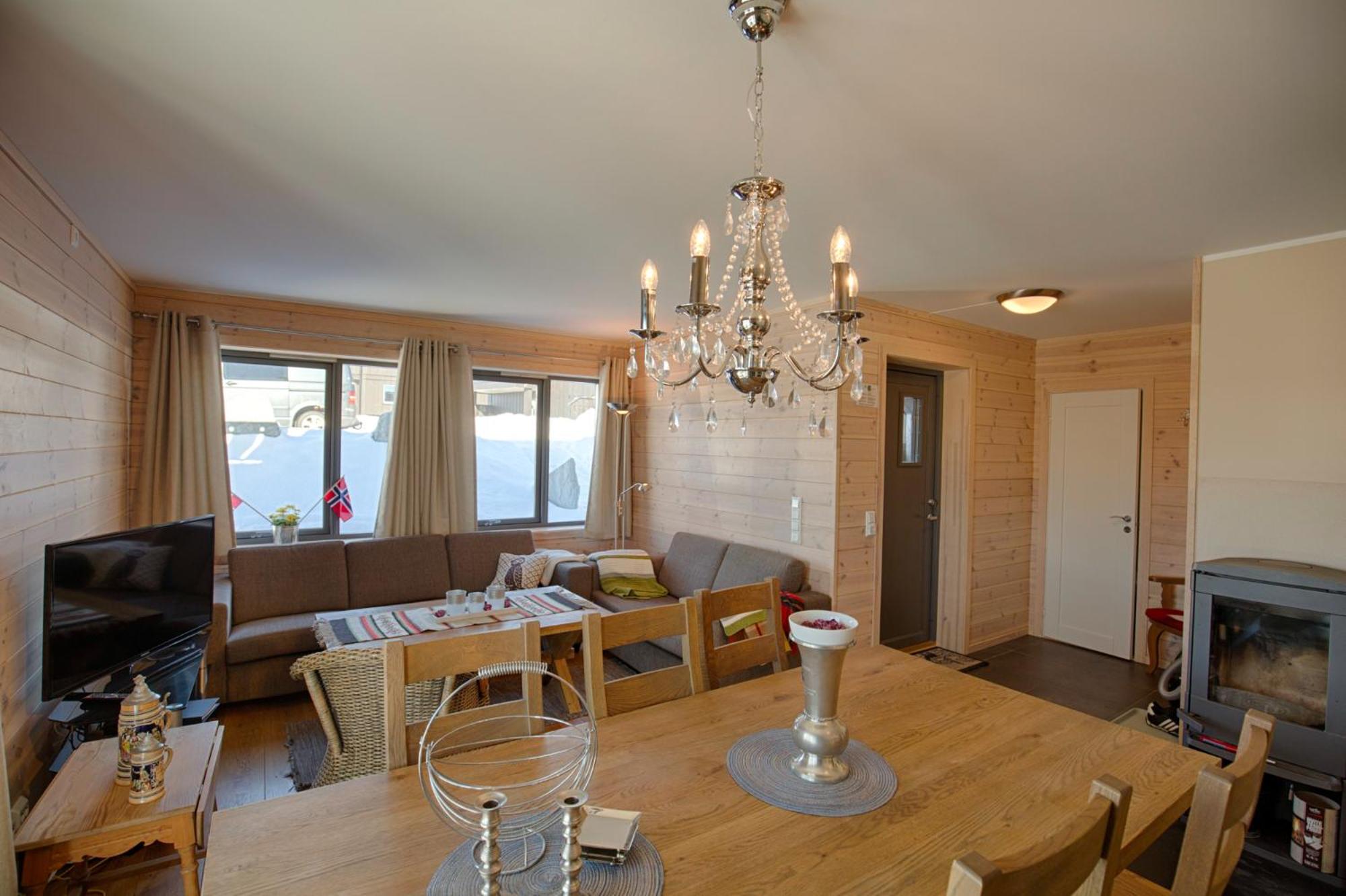A Family-Friendly, Pet-Friendly Getaway In Beitostølen Center view 2