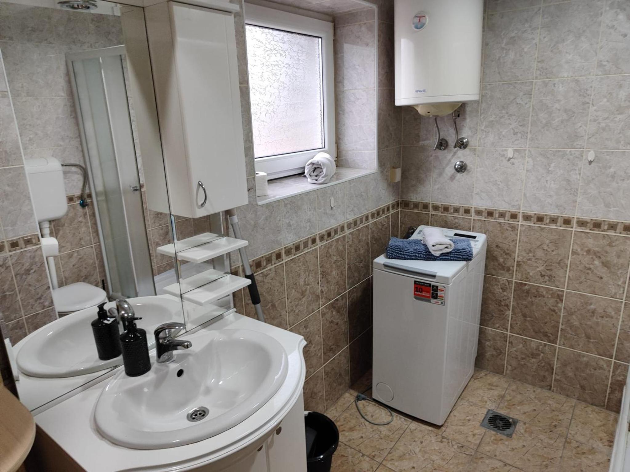 Apartman White