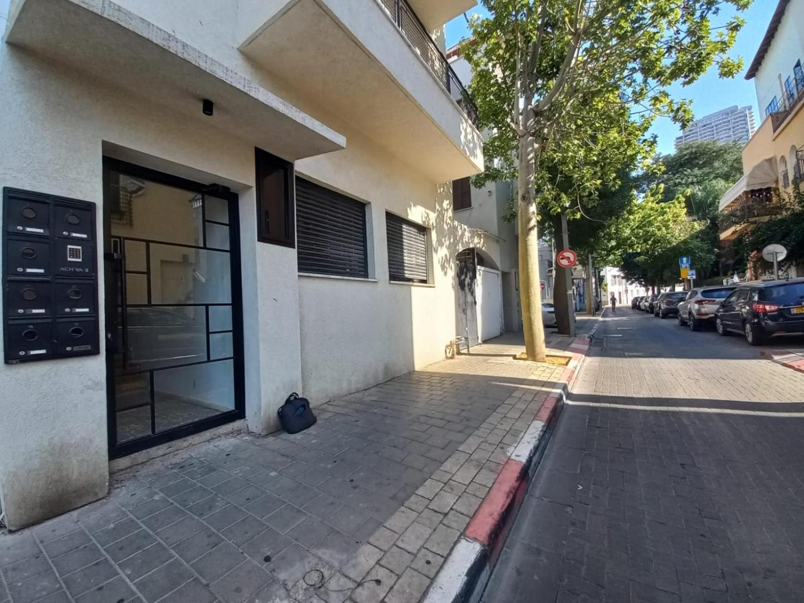 Spacious Neve Tzedek Apartment