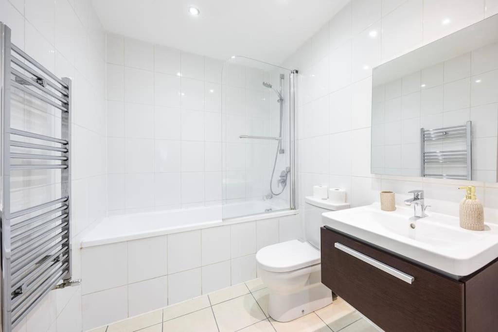 Stylish 2 Bedroom Haven by Liverpool Street