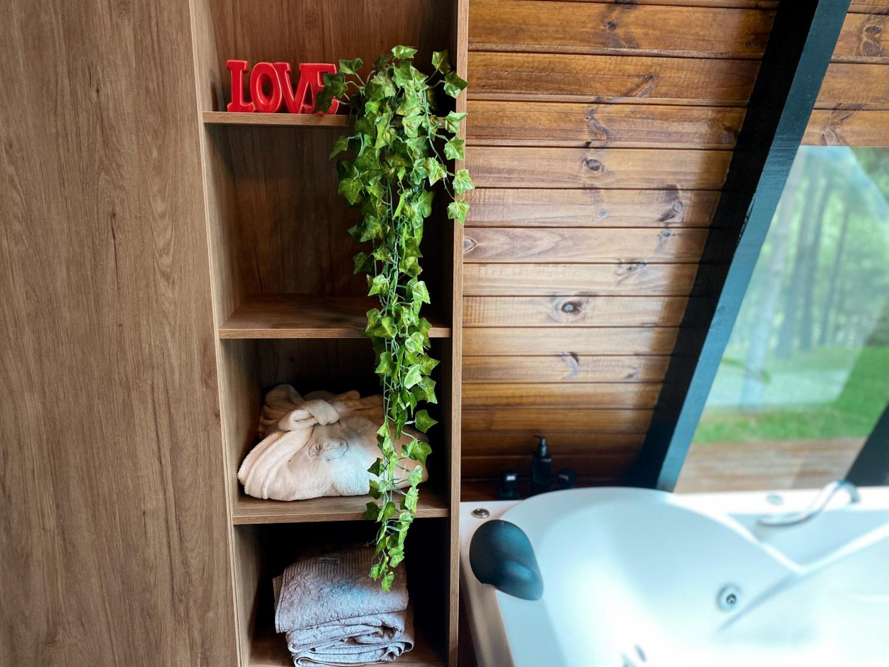Cabana com hidromassagem na montanha