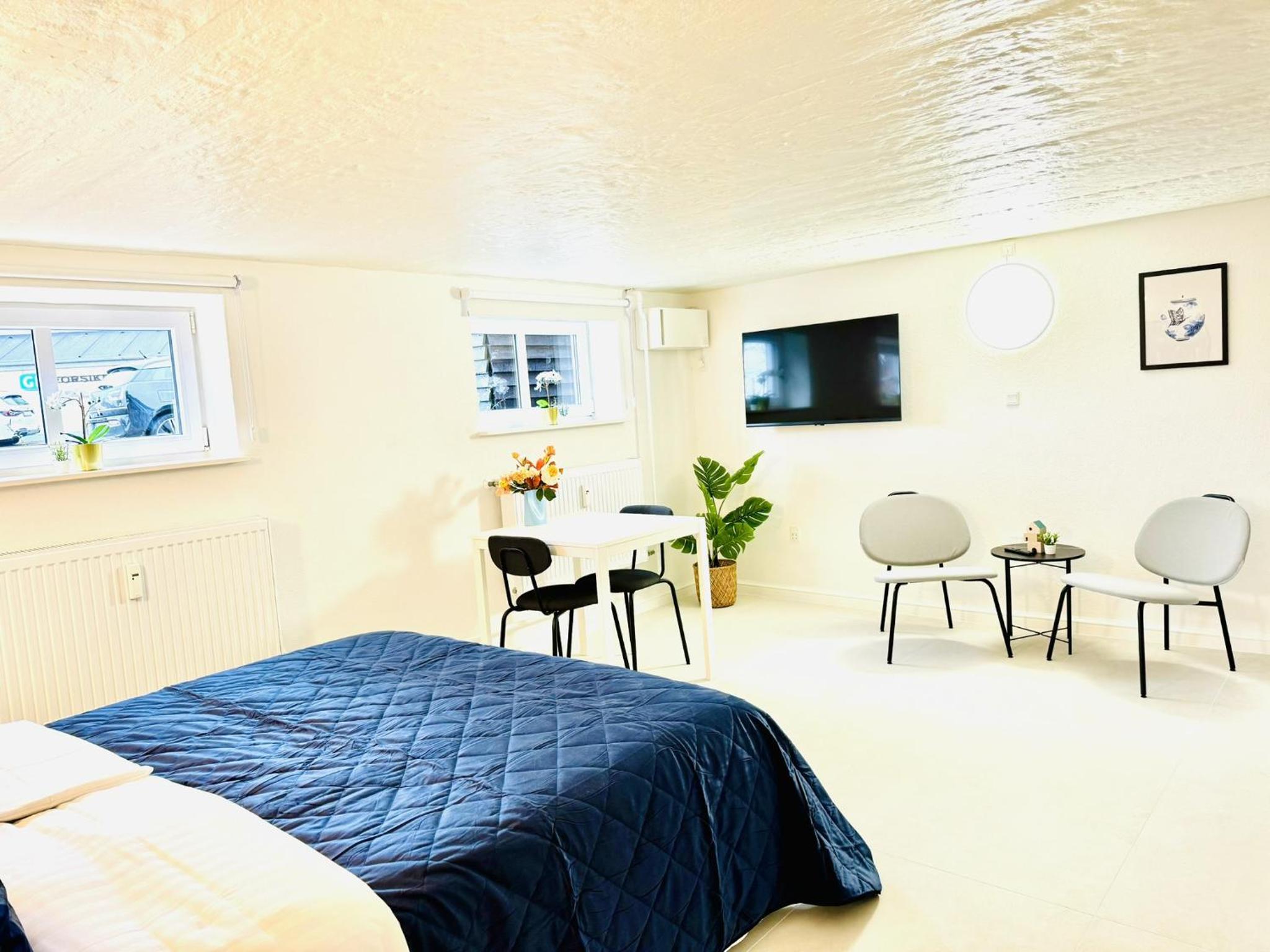 aday - Blue Water Studio Apartment with public Parking view 2