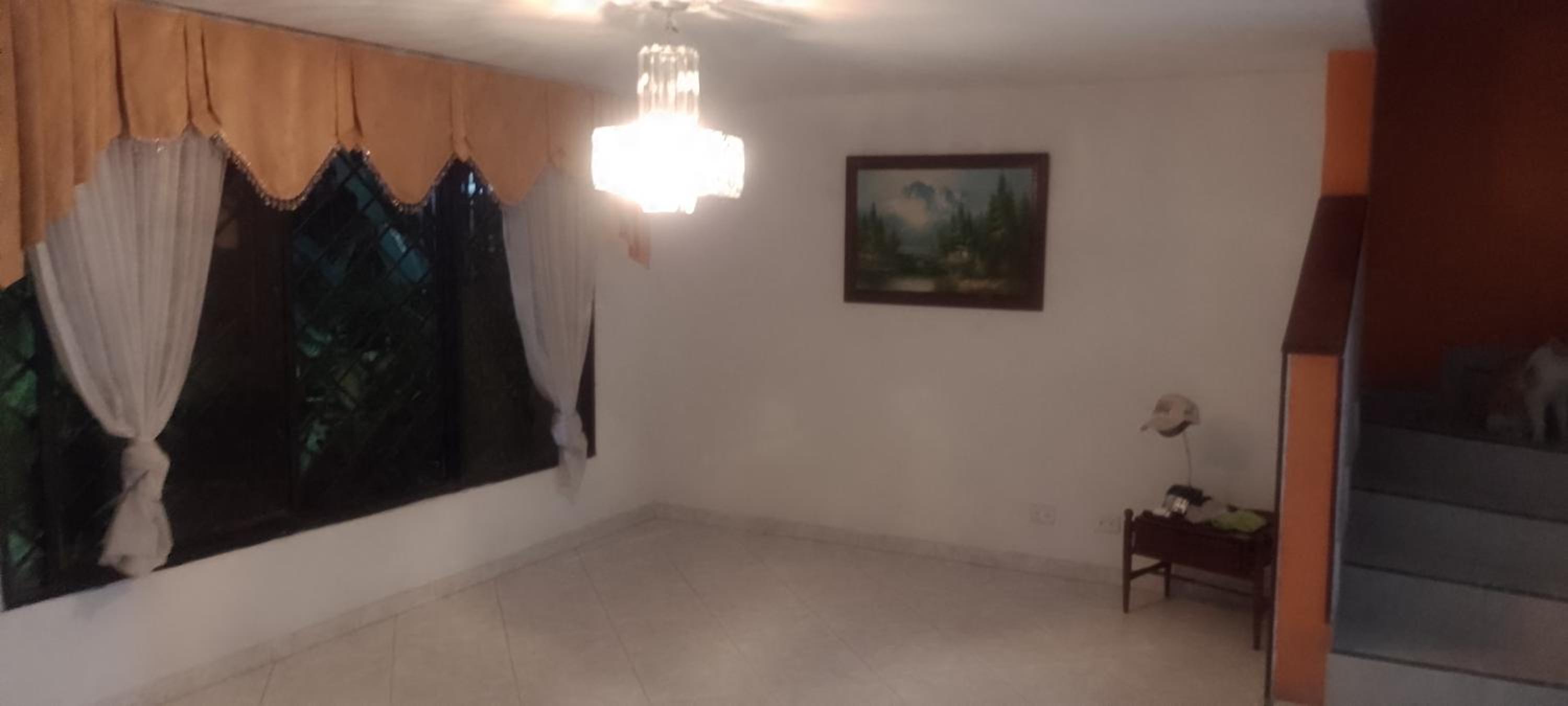 Casa de 5 habitaciones en Vipasa Cali