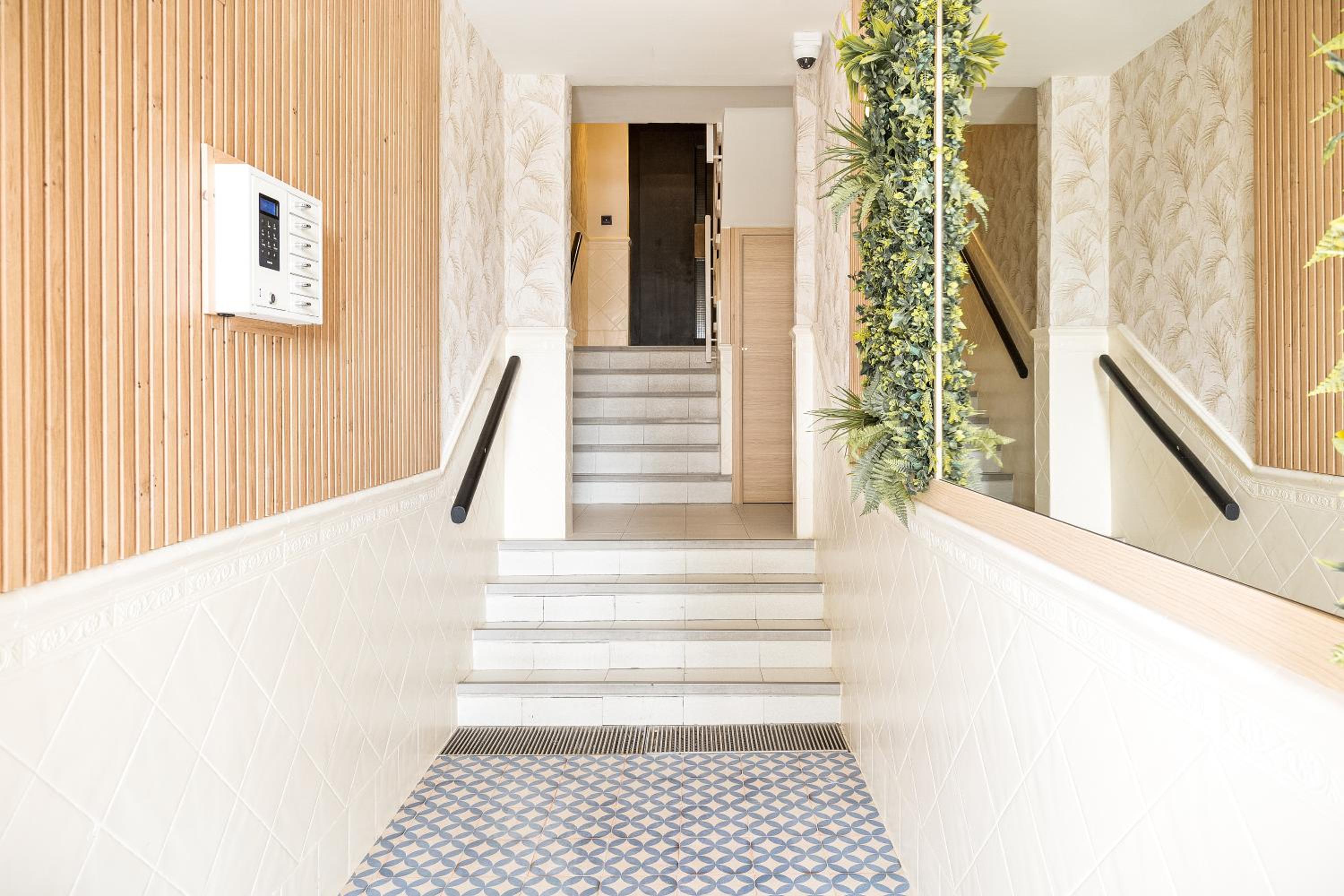 Sitges Group Ocean view 3