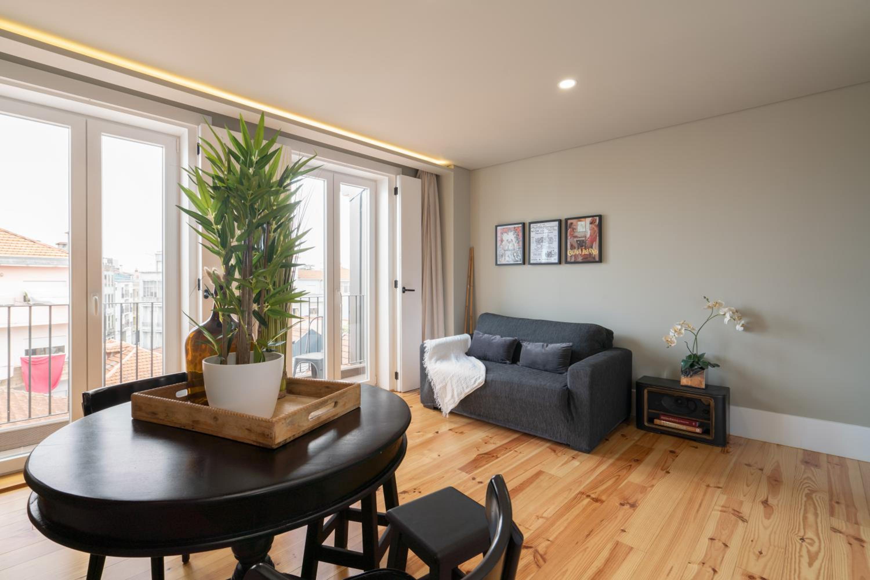 Host Wise - Modern Design Duplex w Balcony view 3