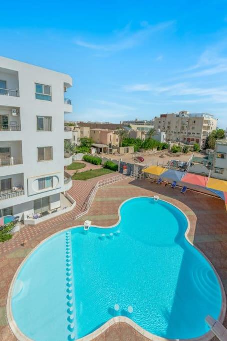 Luxury apartment on the pool