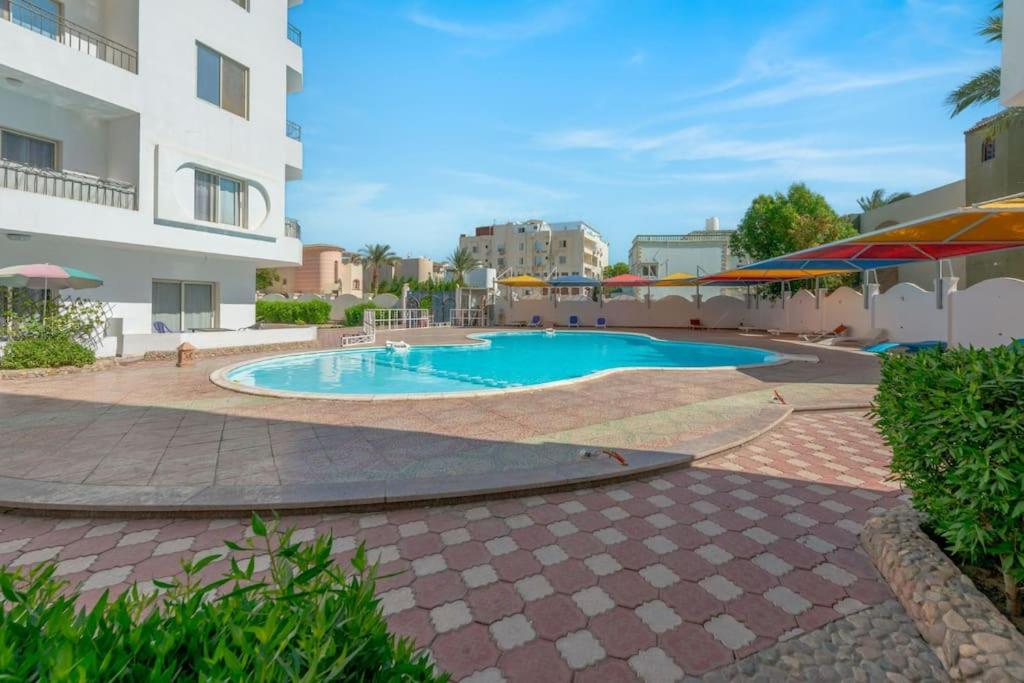 Luxury apartment on the pool