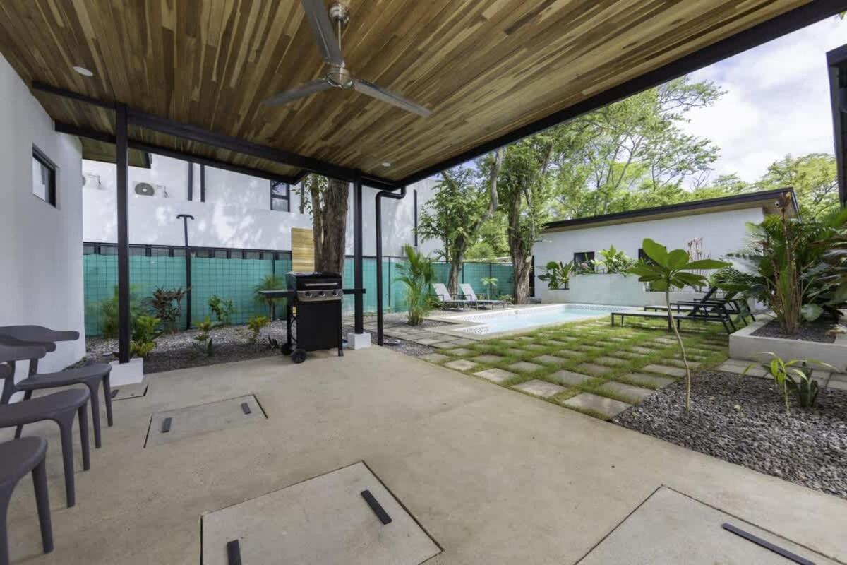 Villa Serenity 2 Bedroom 1 min walk to the beach