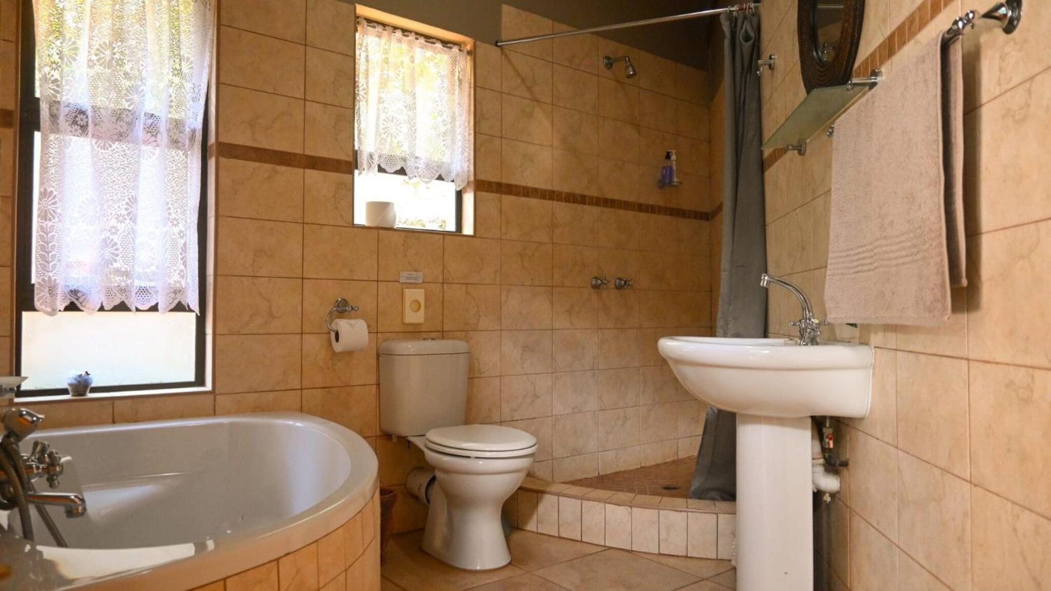 Hluhluwe Vacations - Mazuri Bush Cottages - Property Image 2