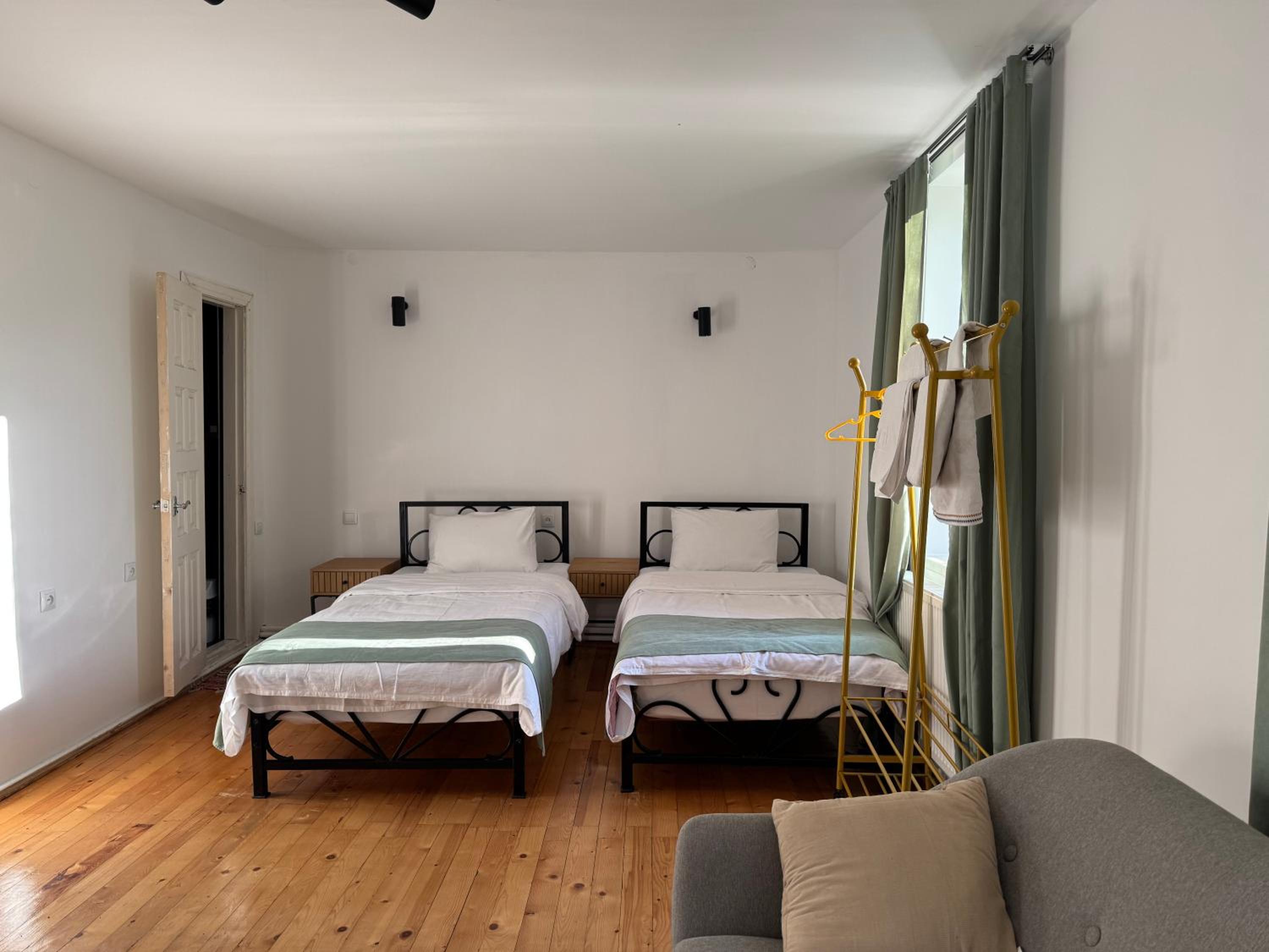 Photo 9