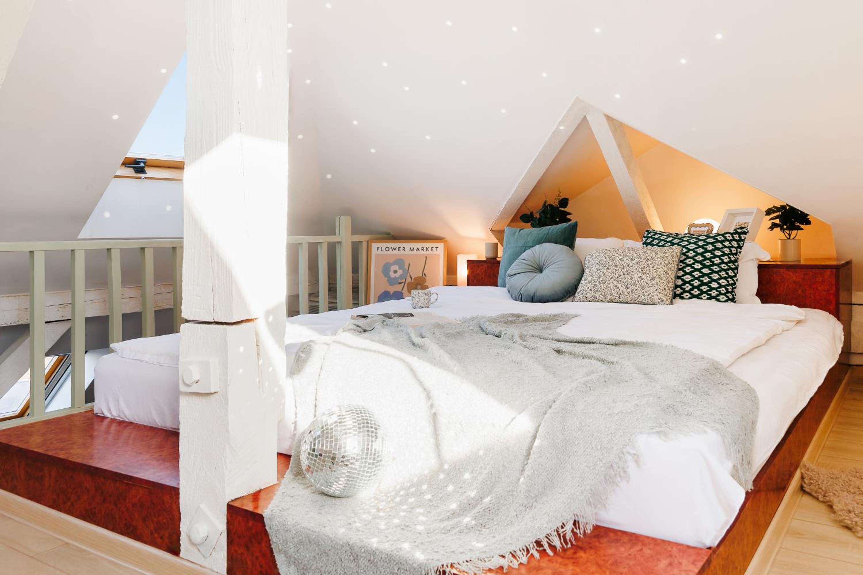 Pintrst-Penthouse 110m2 Ping Pong Old Town view 2