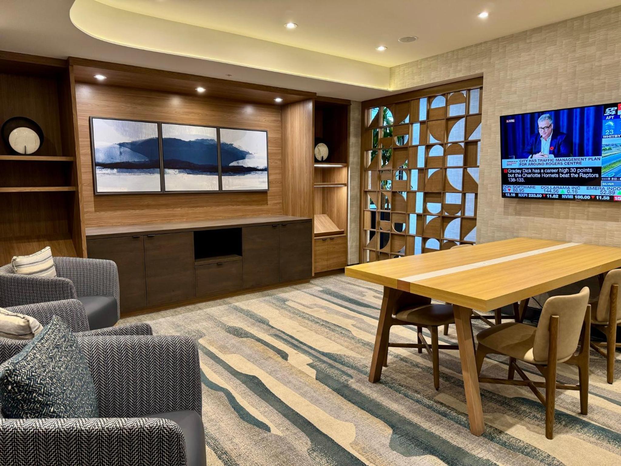 Holiday Inn Burlington Hotel  Conference Centre, an IHG Hotel - Property Image 1
