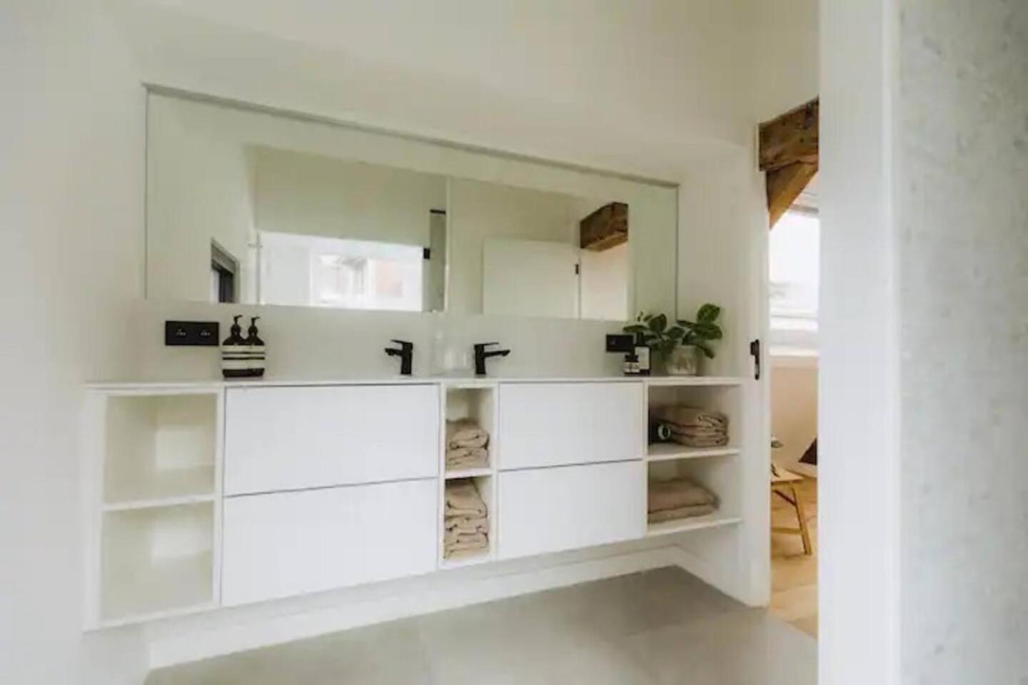 Kozy Home Spacious Luxurious home