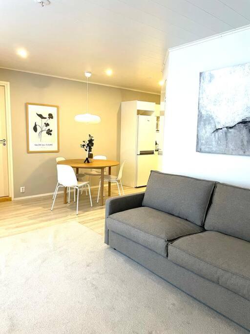 Peaceful house with own SAUNA, FREE PARKING