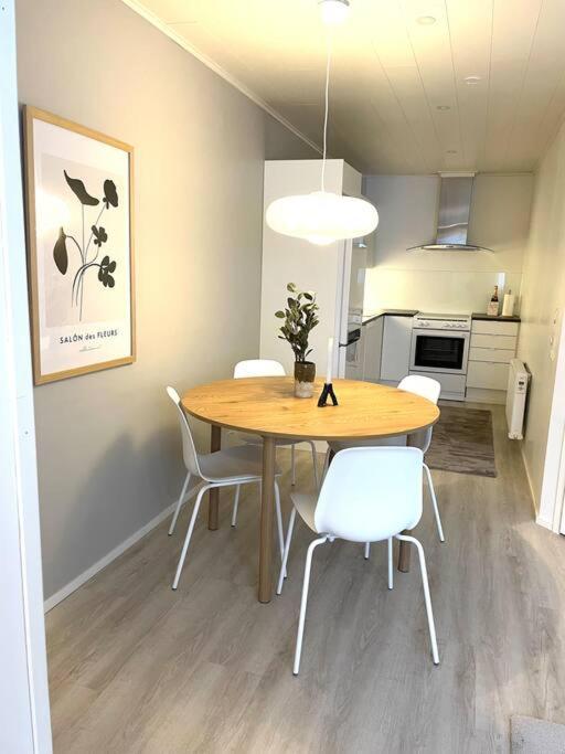 Peaceful house with own SAUNA, FREE PARKING
