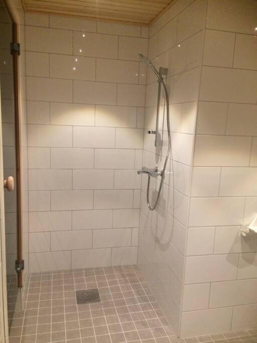 Peaceful house with own SAUNA, FREE PARKING