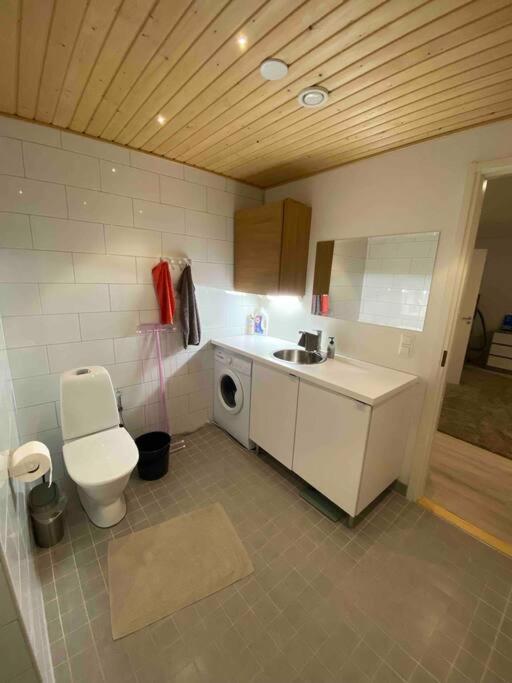 Peaceful house with own SAUNA, FREE PARKING