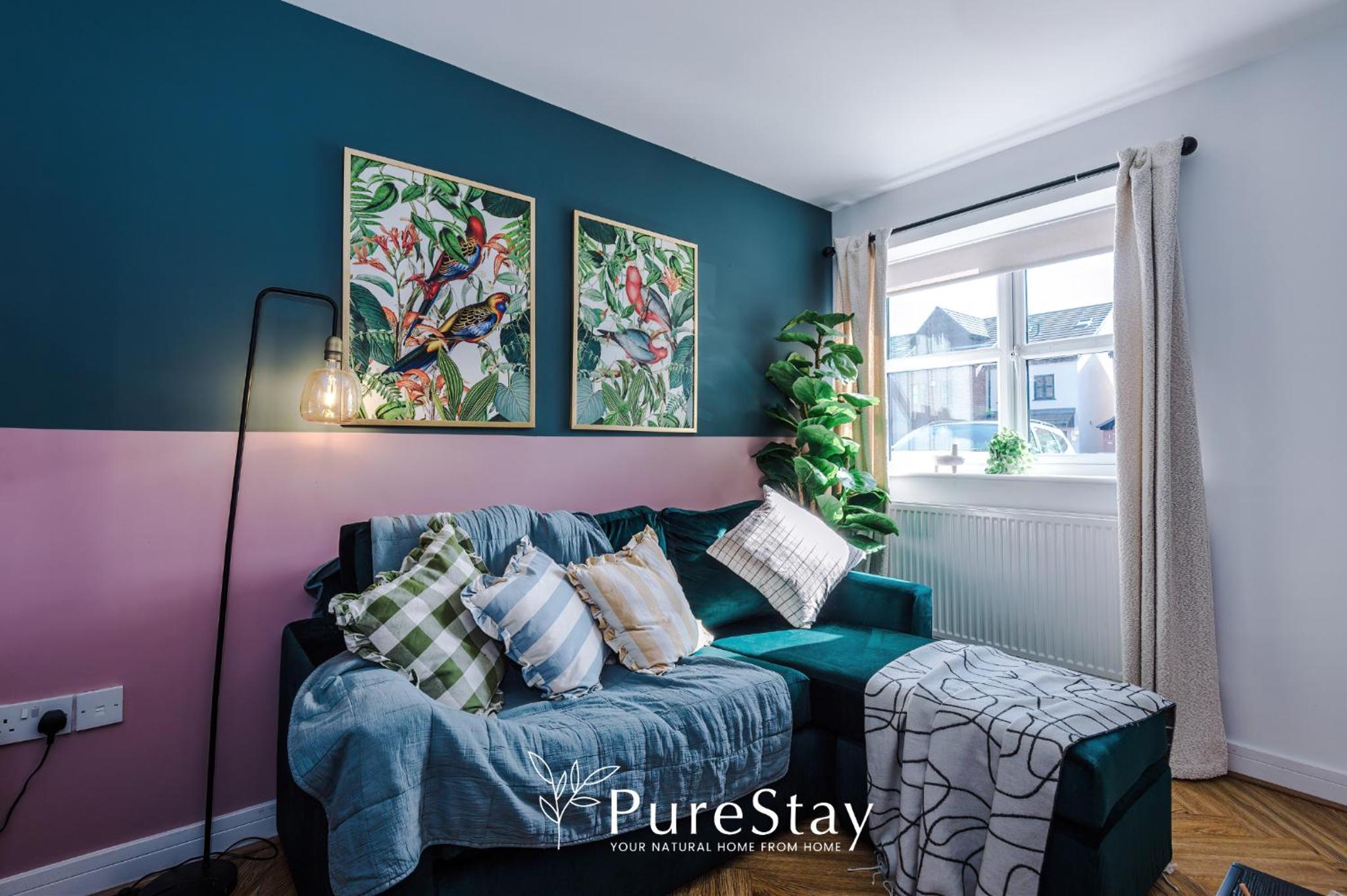 Stylish Grimsby 3-bedroom House with Wi-Fi & Parking Sleeps 6 by PureStay view 5