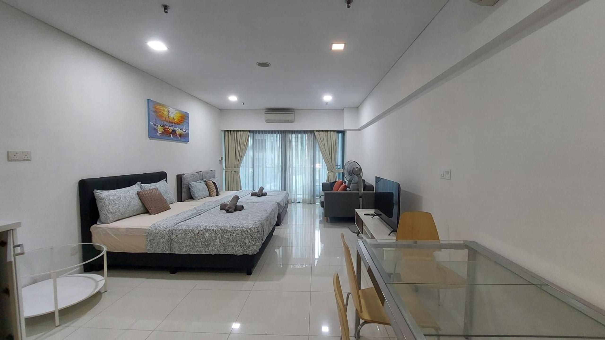 IHomes33 Summer Suites KLCC LRT 2-4 Pax, IH03