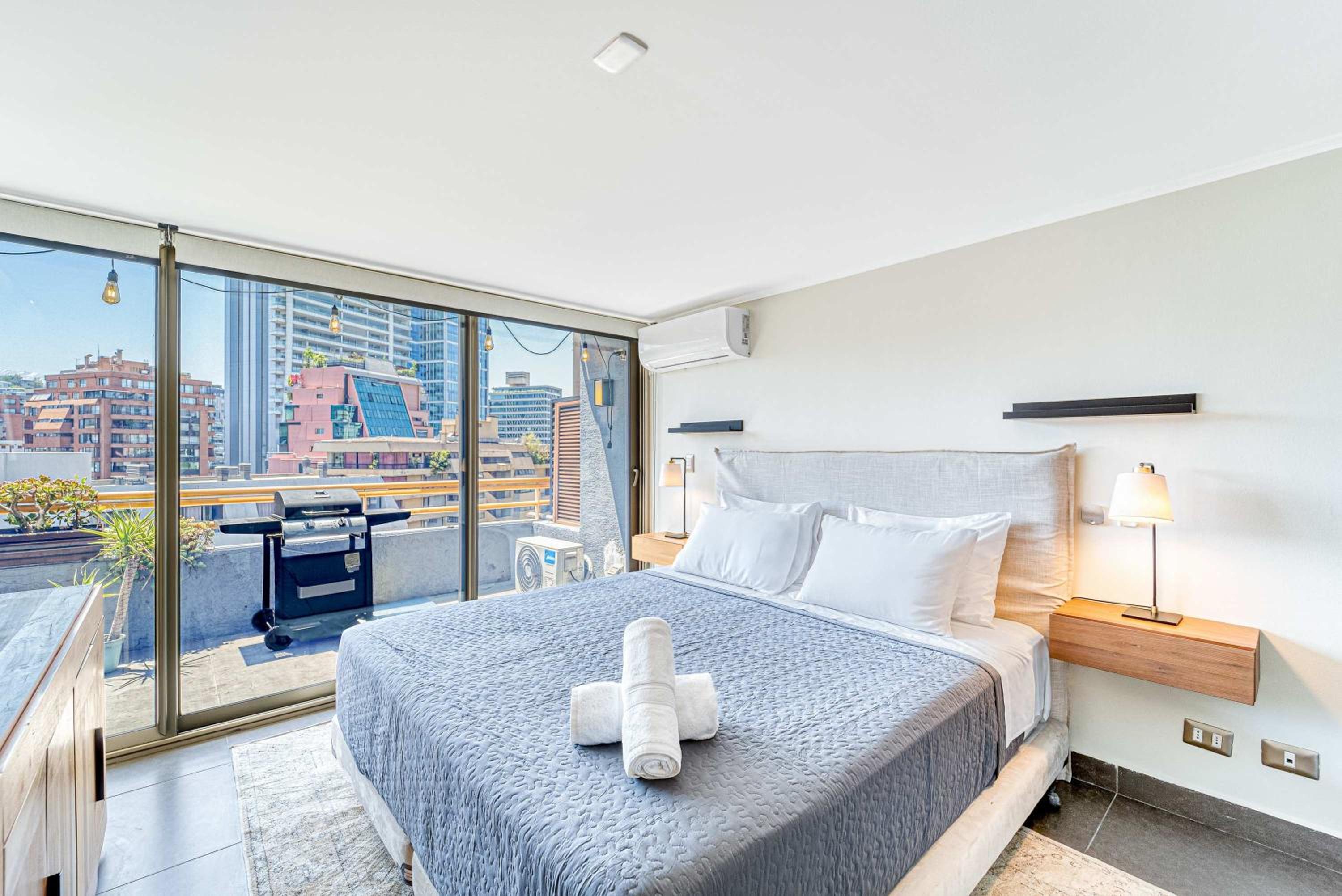 Golf Living - Terrace & City Views