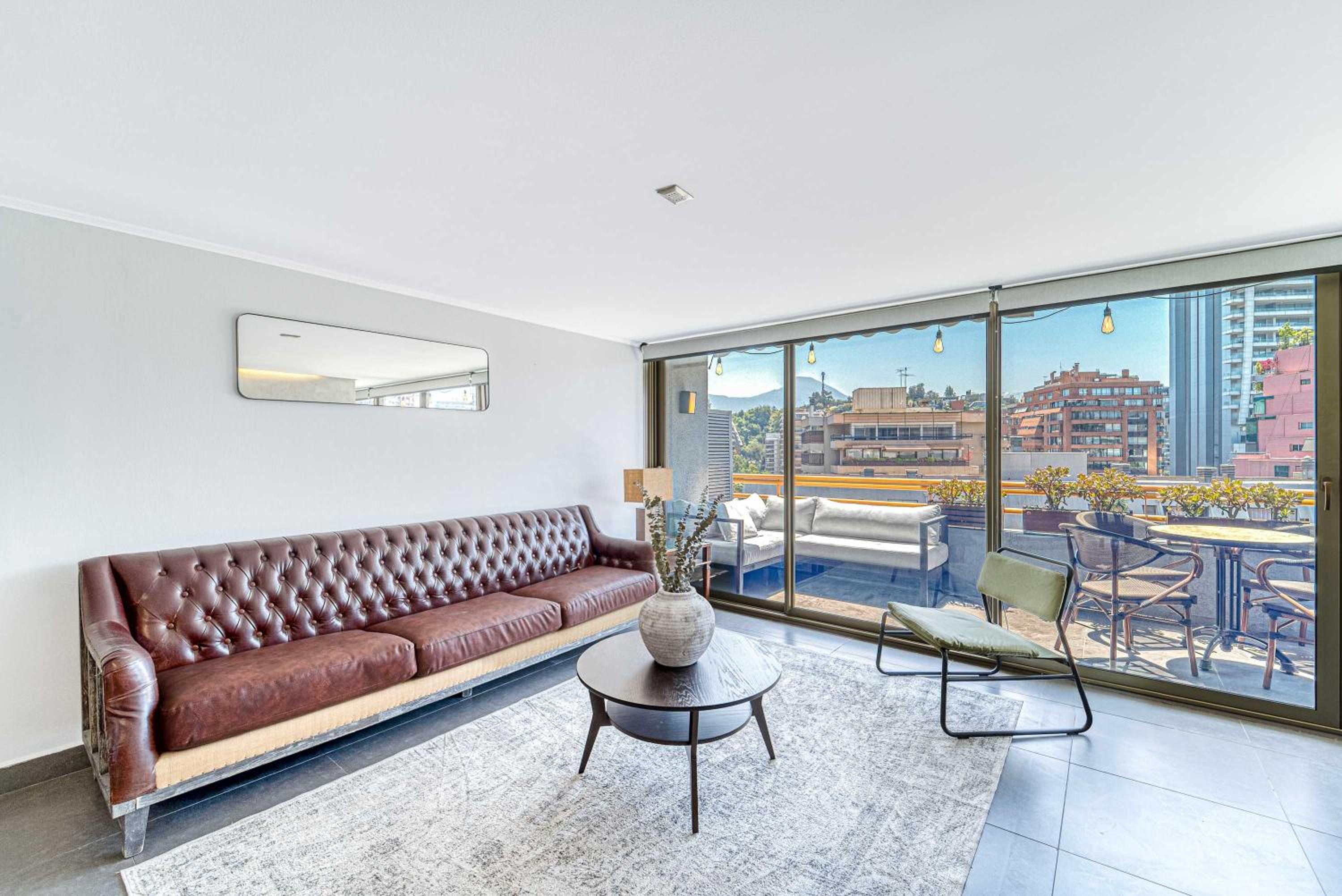 Golf Living - Terrace & City Views