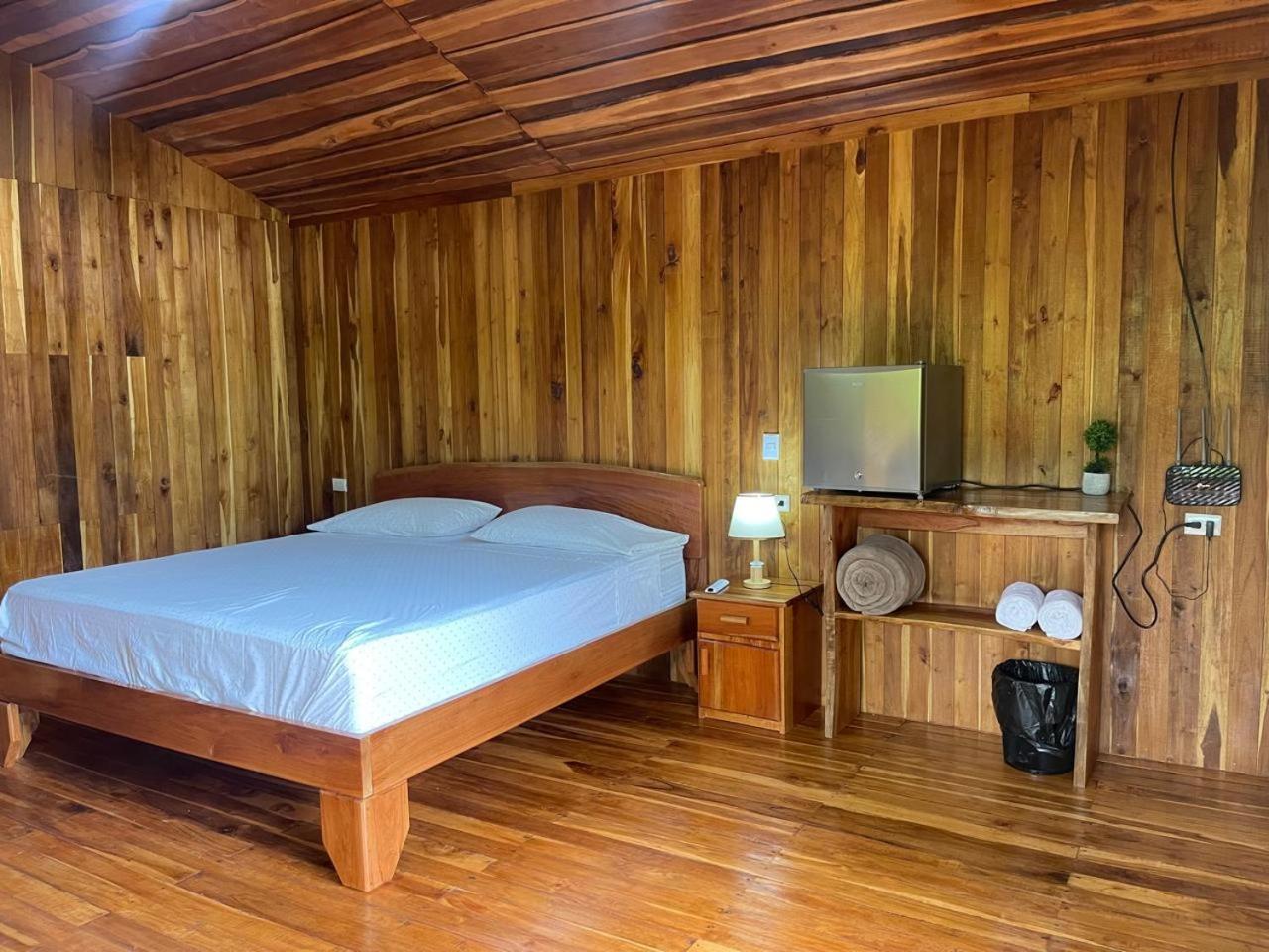 Río Celeste, Cacahua Lodge