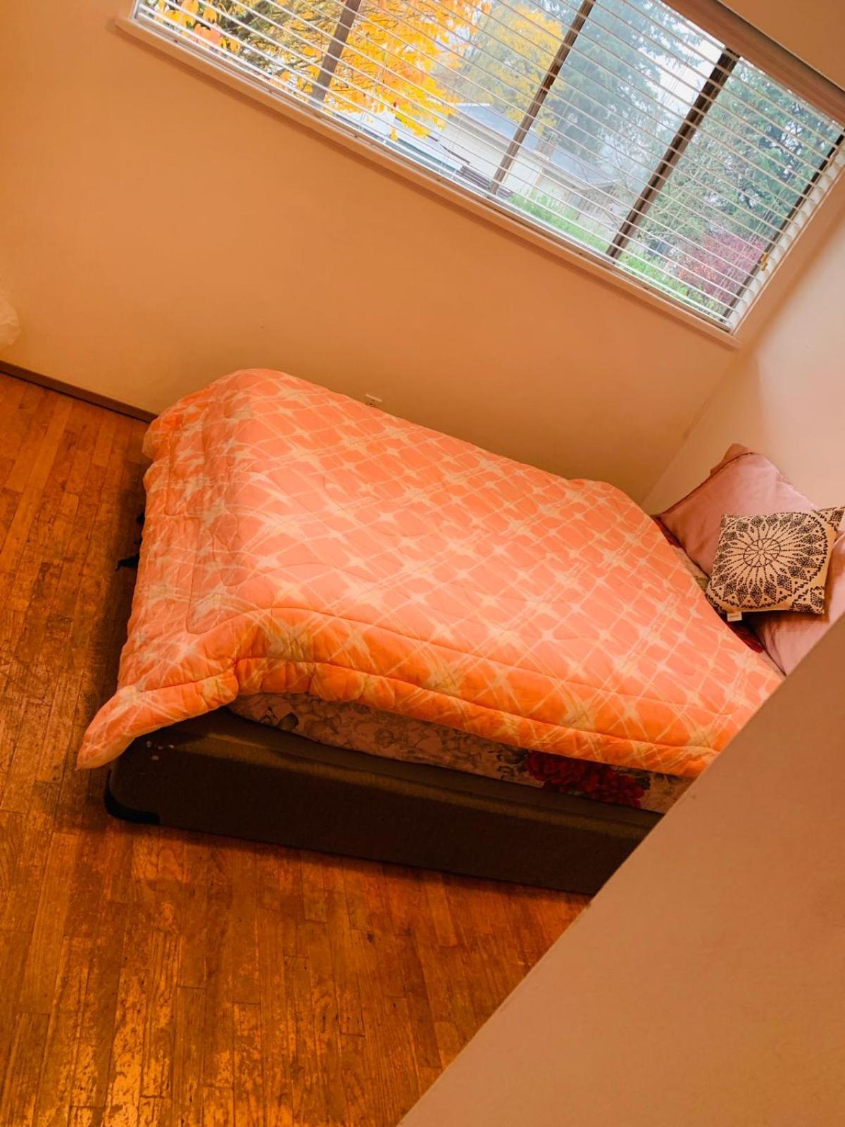 Surrey Vacations - Cosy Romantic Stay in Surrey- Walking distance from Guildford Town Centre - Property Image 10