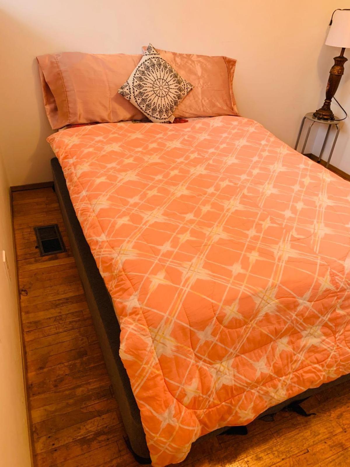 Surrey Vacations - Cosy Romantic Stay in Surrey- Walking distance from Guildford Town Centre - Property Image 9