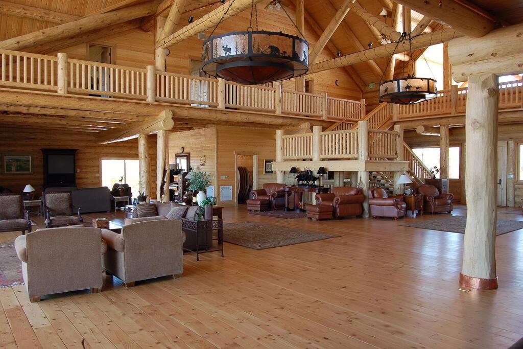 Large Group Lodge with Pool and Private Ranch