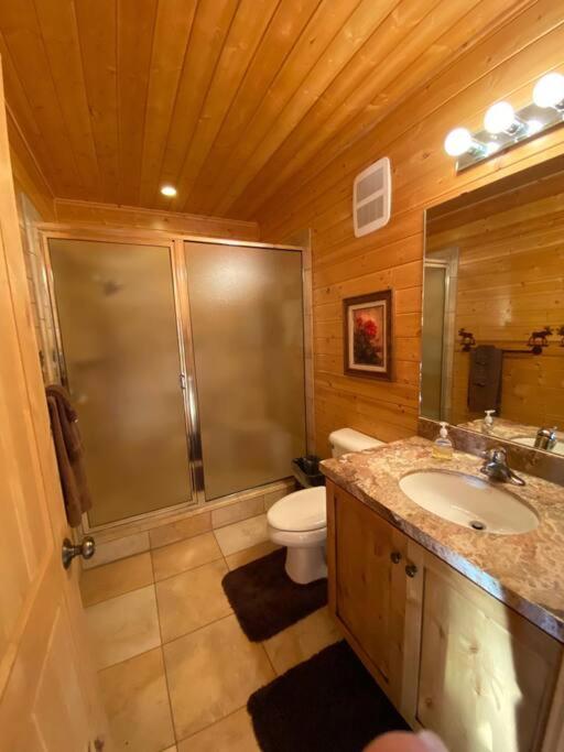 Large Group Lodge with Pool and Private Ranch