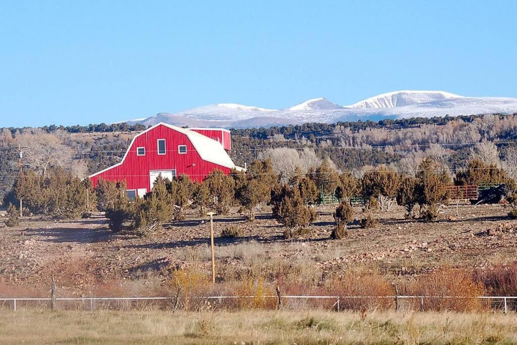 Large Group Lodge with Pool and Private Ranch