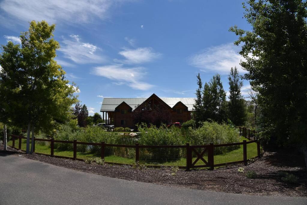 Large Group Lodge with Pool and Private Ranch