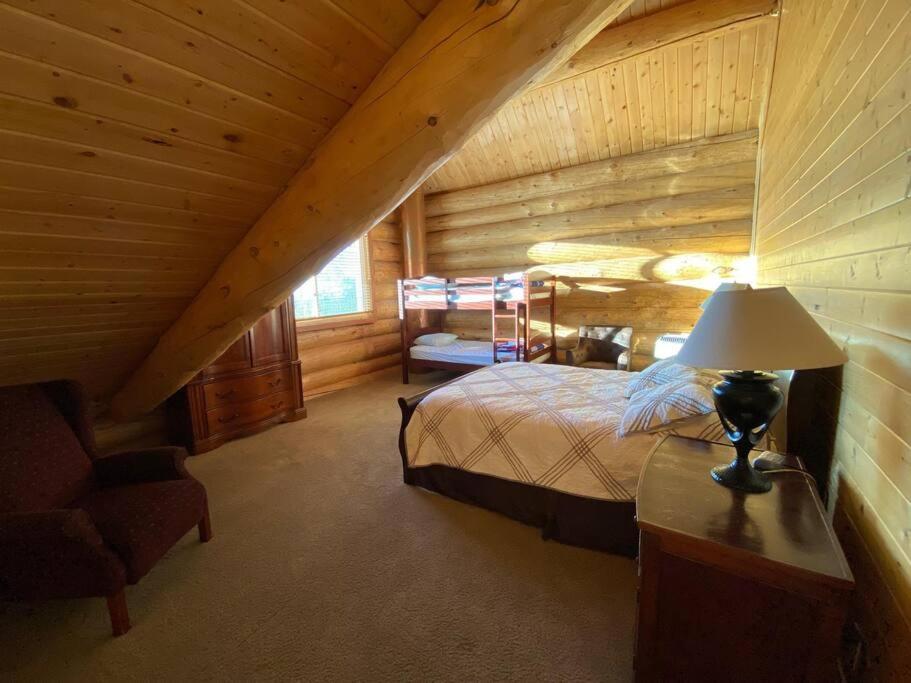Large Group Lodge with Pool and Private Ranch