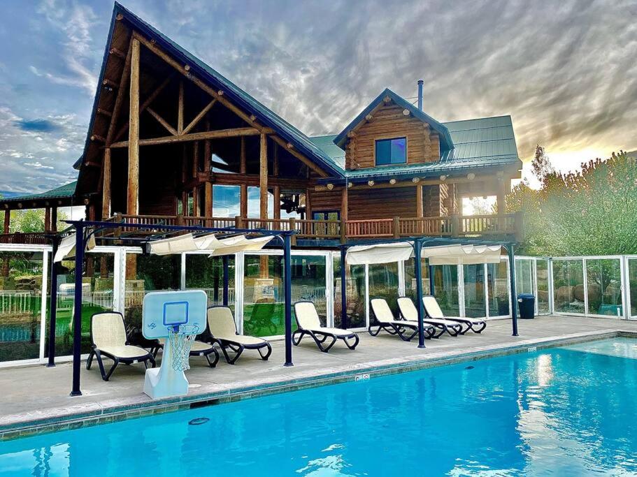 Large Group Lodge with Pool and Private Ranch