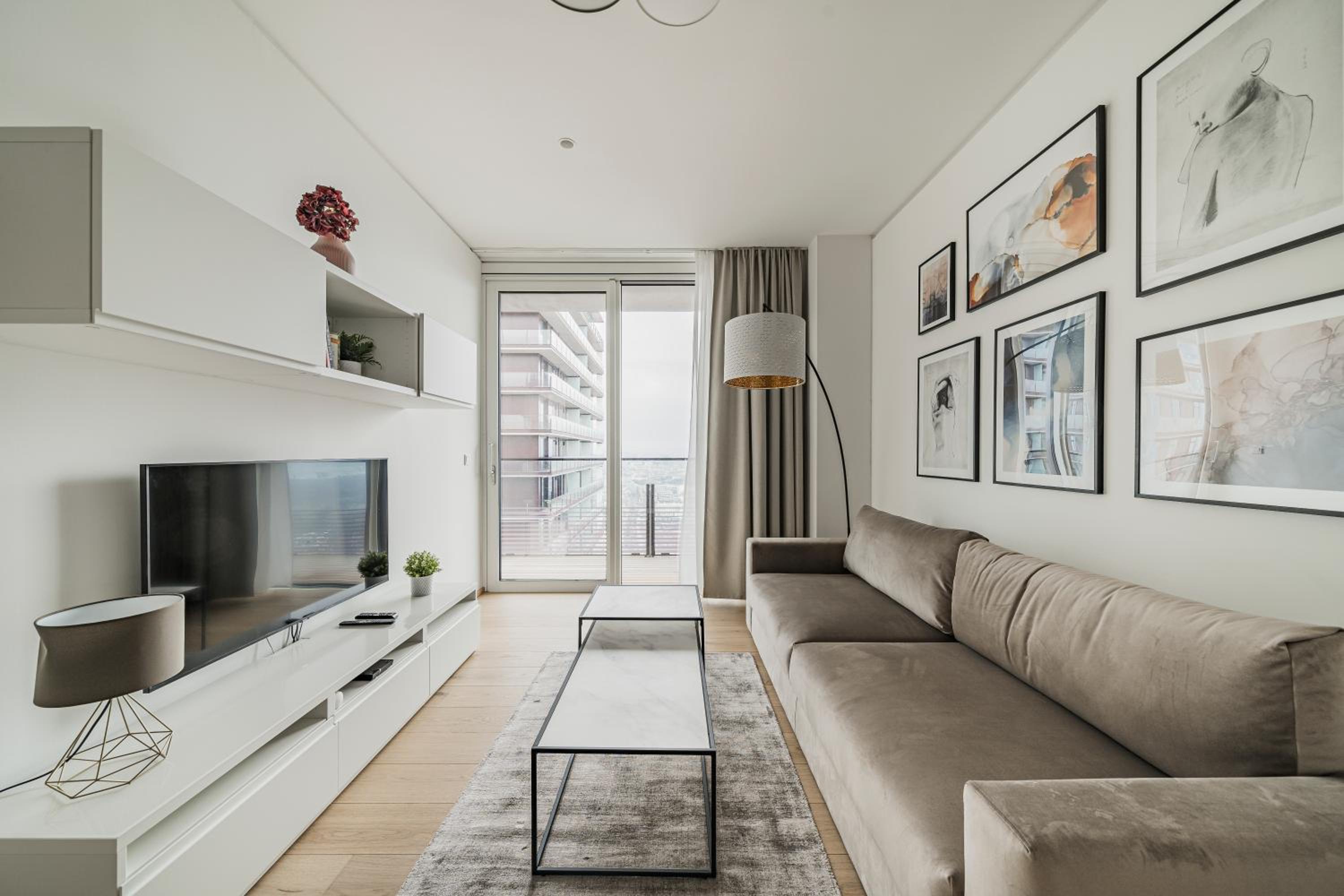 Stylish Apartment with Balcony and Pool