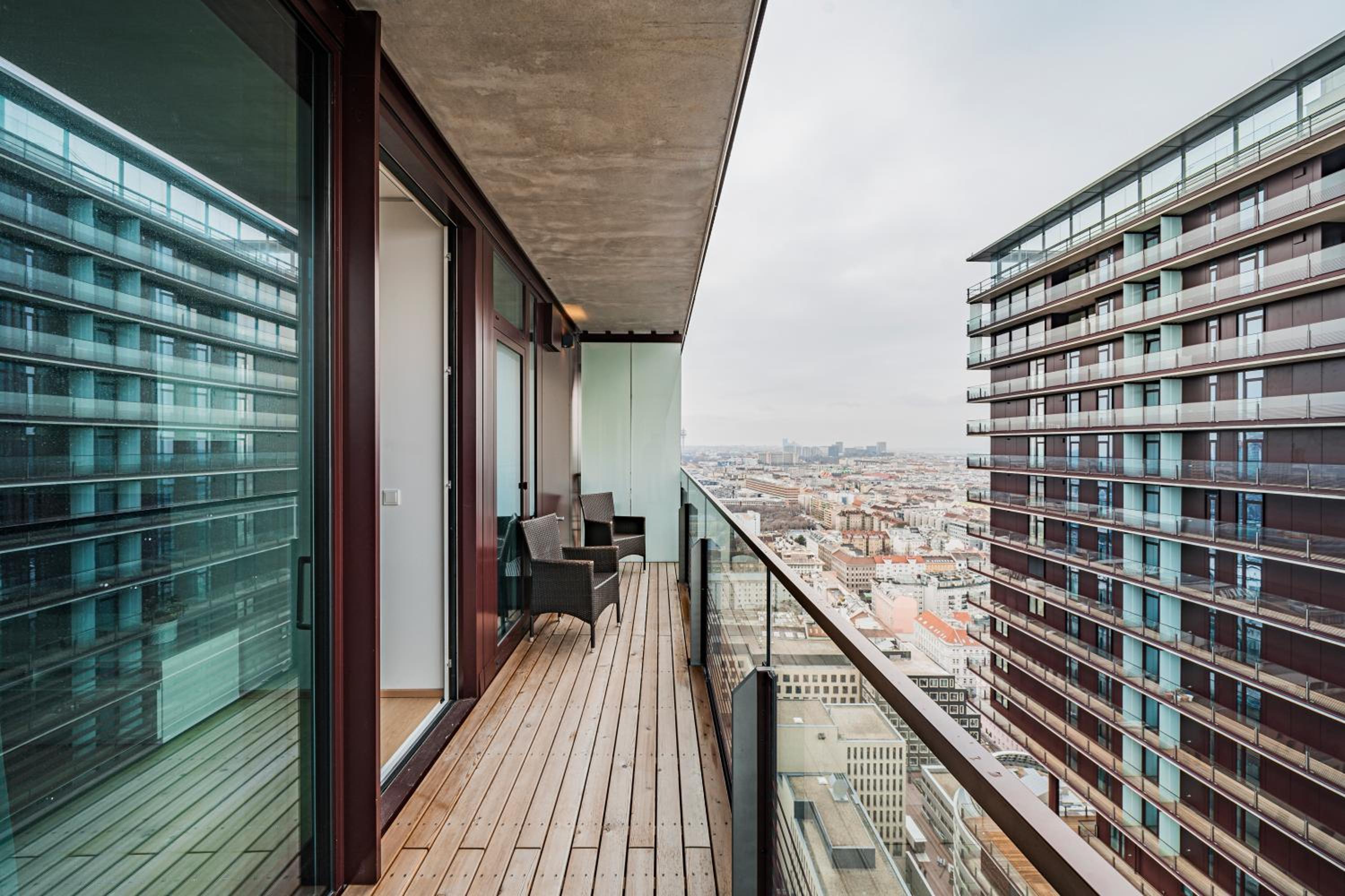 Stylish Apartment with Balcony and Pool