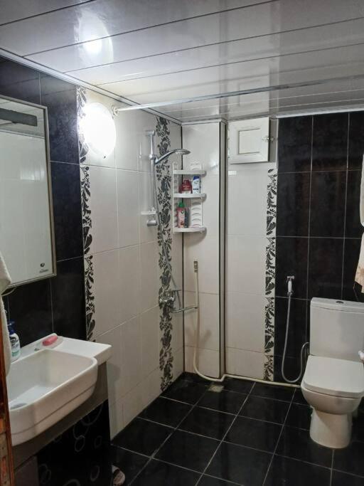 Lake View Apartment