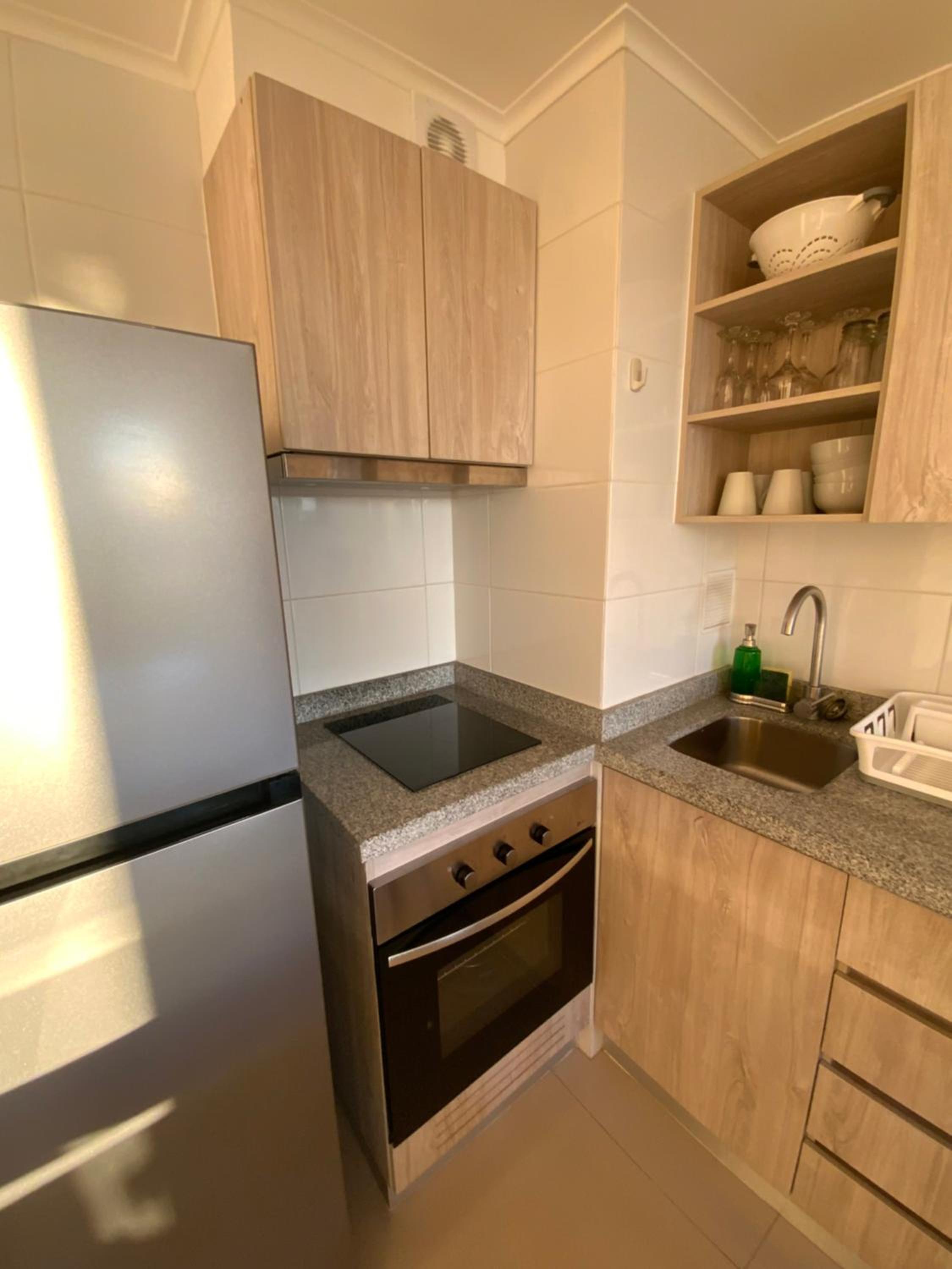 Arriendo 1 Departamento Diario Amoblado en Edificio Pleno Centro de Osorno Full Eléctrico y Estacionamiento Techado, Comodidad, Moderno y Seguridad