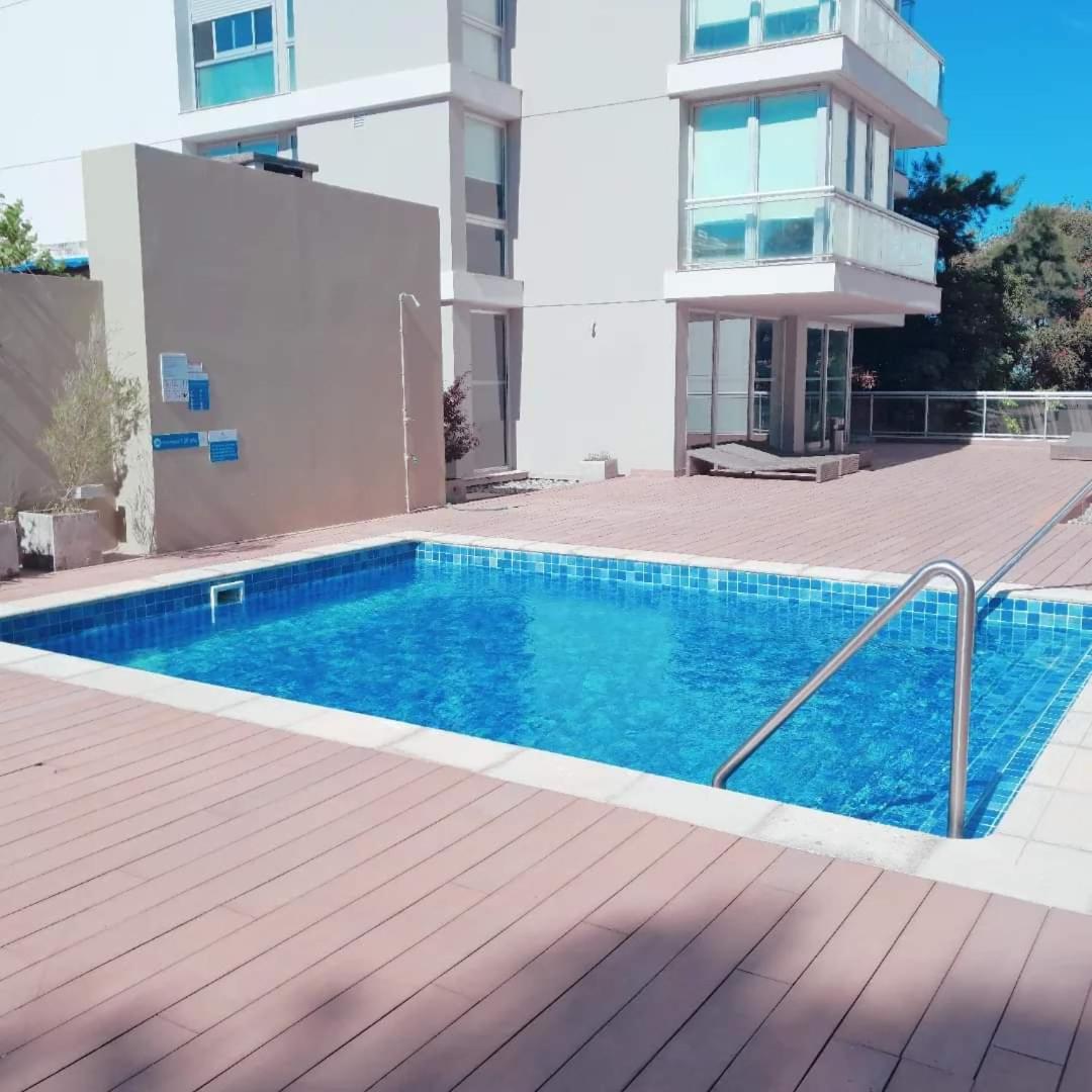 Apartamento con vista al Río, Playa, Piscinas y Gimnasio view 3