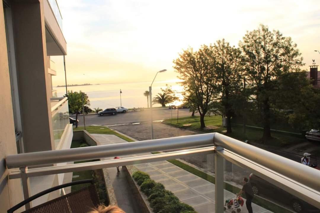 Apartamento con vista al Río, Playa, Piscinas y Gimnasio view 2