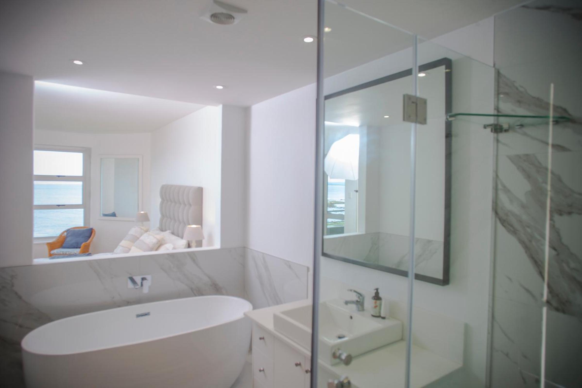 Bayview Luxury Apartment view 5