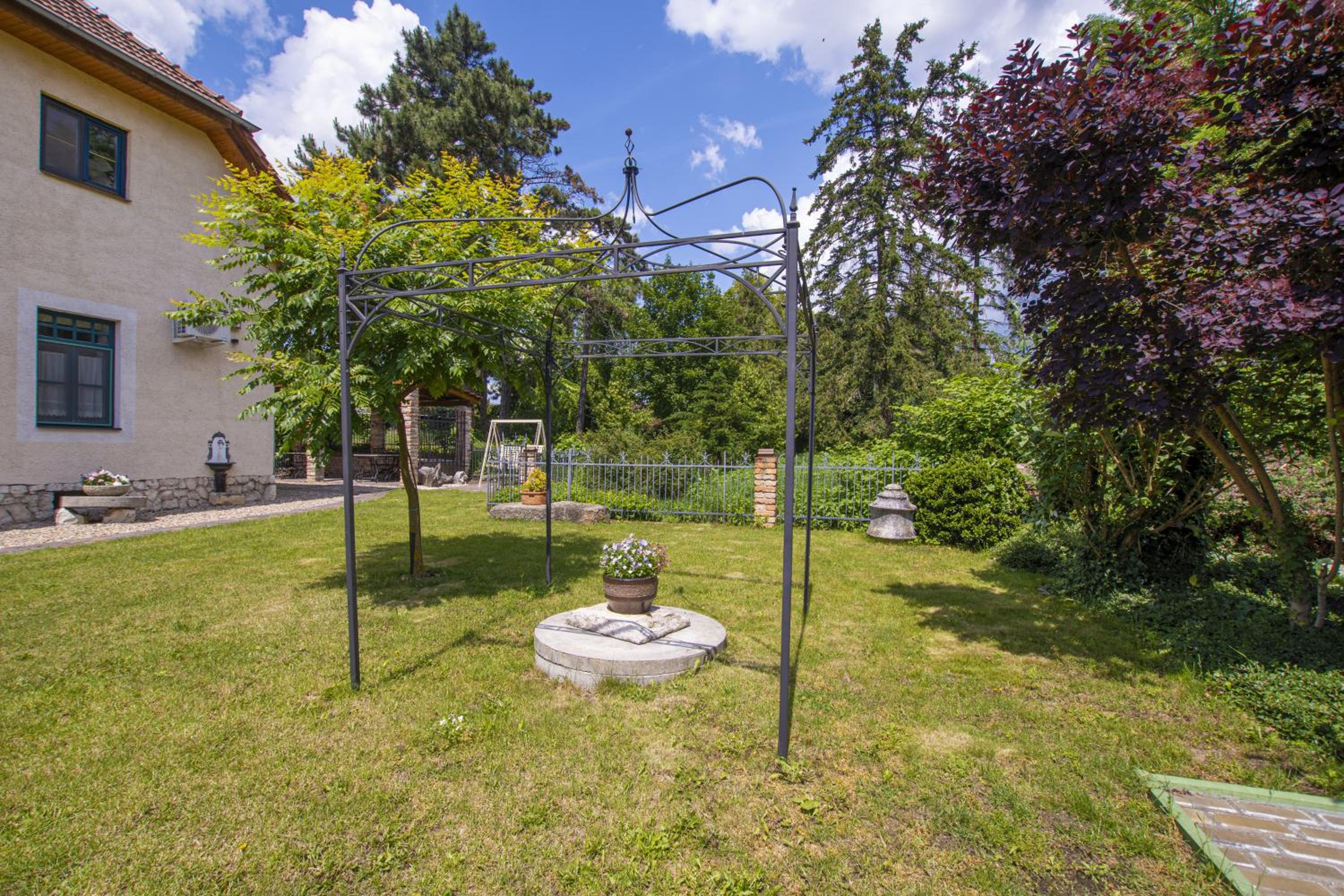 Photo 46