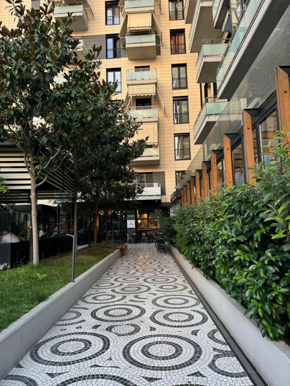 Art Central Apartment